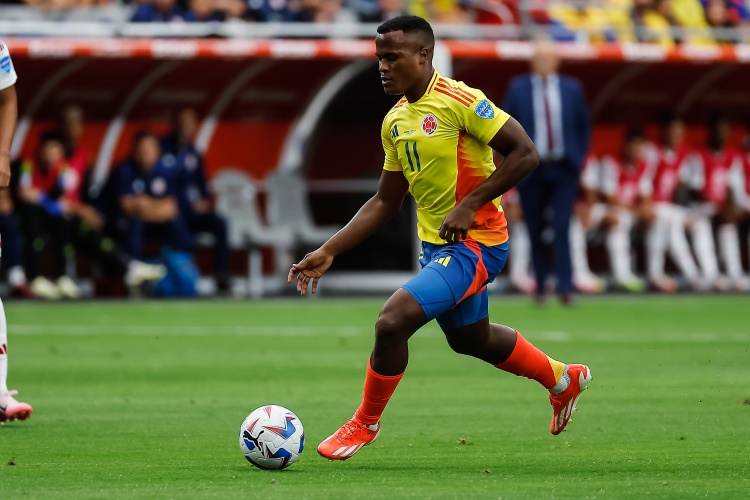 开云平台-记者：帕尔梅拉斯签狼队边锋阿里亚斯达协议，转会费2500万欧元