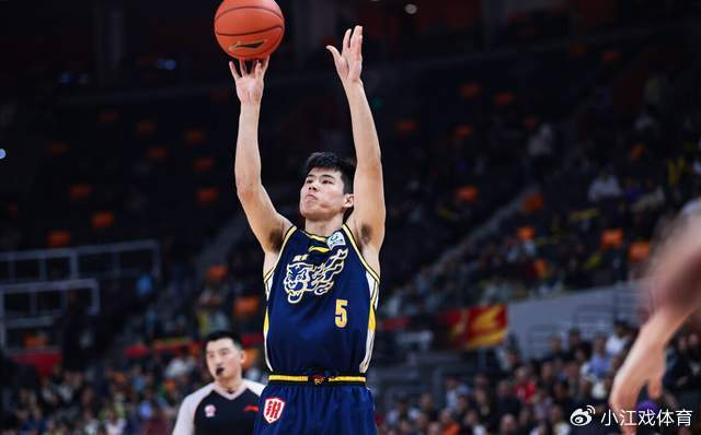 开云APP下载-根本不给机会！广东男篮两大新星逐渐被边缘化，杜锋任人唯亲？|陈家政|王洪泽|杜润旺|深圳男篮|张皓嘉_新浪体育_新浪新闻